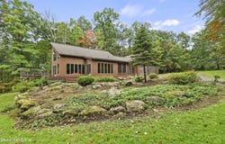 525 Rote Hill Rd, Sheffield, MA 01257
