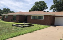 804 S Broadway Street, Plainview, TX 79072