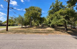 917 Proctor St, Lockhart, TX 78644