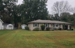 107 S Cherokee Avenue, Clinton, MO 64735