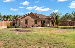 105 Echols Dr, Coahoma, TX 79511