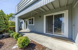 650 HARLOW Rd, Springfield, OR 97477