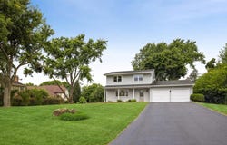 2S380 Golfview Drive, Glen Ellyn, IL 60137