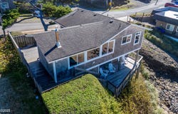 7115 Neptune Avenue, Gleneden Beach, OR 97388