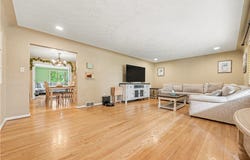 42 Locust Ave, Charleroi, PA 15022