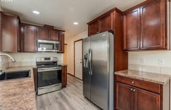 2013 NW BELLA VISTA Dr, Gresham, OR 97030