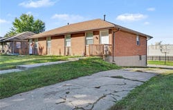 1001 -1003 SW Kings Cross Road, Blue Springs, MO 64014