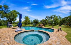 714 VETERANS DR, Sabinal, TX 78881