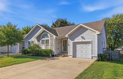 10504-06 Maple Avenue, Peculiar, MO 64078