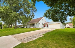 1820 W 3rd Street, Perry, IA 50220