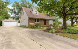 1937 Nottingham Lane, Wheaton, IL 60189