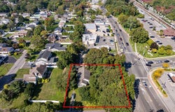 6 Bridle Way, Oakdale, NY 11769