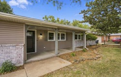 1665 S Catalina Avenue, Springfield, MO 65804