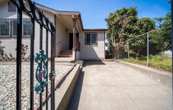 1221 E 19th ST, OAKLAND, CA 94606