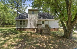 28 HUNTERS LN, DILLWYN, VA 23936