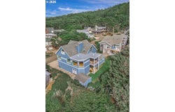514 LEMWICK Ln, Yachats, OR 97498