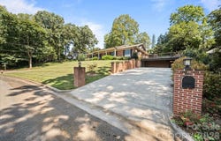 102 Hillside Lane, Morganton, NC 28655