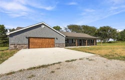 1152 Lafayette Drive, Odessa, MO 64076