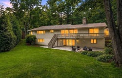 90 Aylesbury Road, Worcester, MA 01609