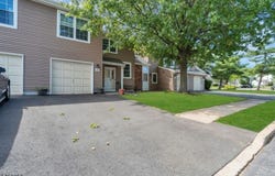 149 Skipton Pl, Franklin Twp., NJ 08873-4838