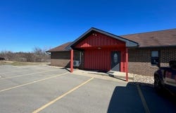 201 Fairview Dr, Monaca, PA 15061