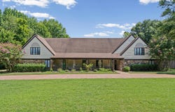 9221 HILLMAN WAY Dr, Bartlett, TN 38133