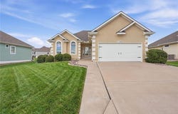 11404 Trevor Drive, Peculiar, MO 64078