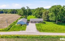14201 WILLIAMSON Road, Virden, IL 62690