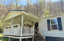 17831 KY 122, Hi Hat, KY 41636