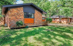 612 Circleview Drive S, Hurst, TX 76054