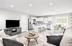 2 HOLLY POINT RUN, STAUNTON, VA 24401