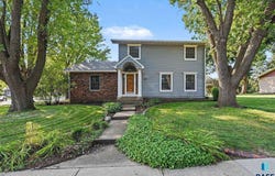 527 Ashmont Rd, Madison, SD 57042