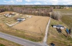 5238 Us 17 Highway N, Washington, NC 27889