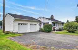 921 W Lockhart St, Sayre, PA 18840
