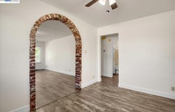 21585 Montgomery St, Hayward, CA 94541