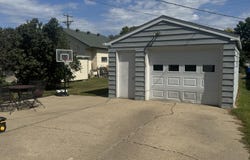 705 S 10th Street, Aberdeen, SD 57401