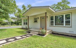 209 E Live Oak St, Burnet, TX 78611