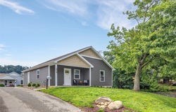 1100 8th Ave, New Brighton, PA 15066