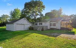 502 E Hazel Street, St Louis, MI 48880