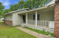 720 E Wickersham Drive, Webb City, MO 64870