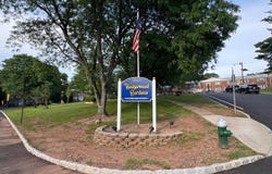 13 Wedgewood Drive, Verona, NJ 07044