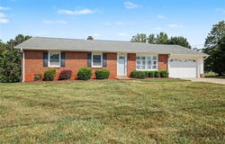 6025 Skylark Road, Pfafftown, NC 27040