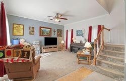402 S Driftwood Trail, McHenry, IL 60050