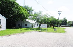 103 E Denison Avenue, Bonham, TX 75418