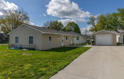 522 1st Street SE, Madelia, MN 56062