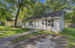 815 PINE Street, Pleasant Hill, MO 64080