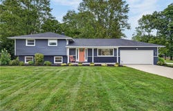 35755 Solon Road, Solon, OH 44139