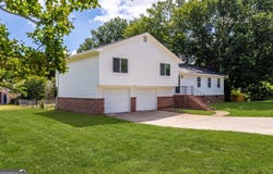 2250 Ridge Forest Drive, Grayson, GA 30017