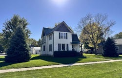 111 E 5th St, Sanborn, IA 51248