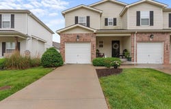 1207 SW Arborway Drive, Lee's Summit, MO 64082
